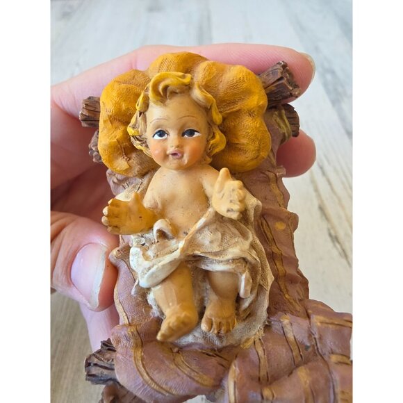 Vintage baby Jesus nativity crib resin Xmas statue decor - Picture 2 of 7